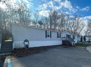 236 Laurel Leah, Oxford, MI 48371