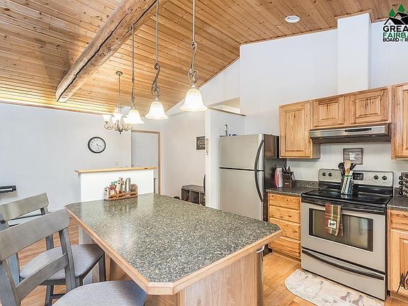 2nd image of 2775 Horseshoe Way