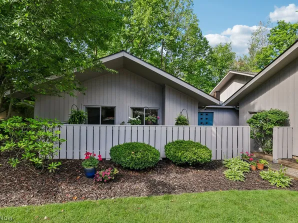674-10 Fairington Ln, Aurora, OH 44202