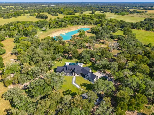 1301 County Road 218, Weimar, TX 78962