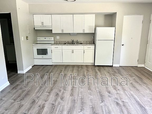 4th image of 2263 Johnson St