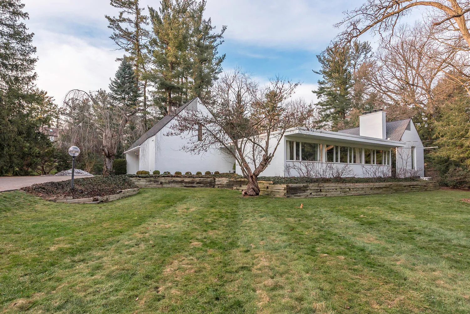 2855 Devonshire Rd photo 1
