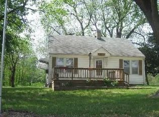 305 Bonds Dr, Brunswick, MO 65236