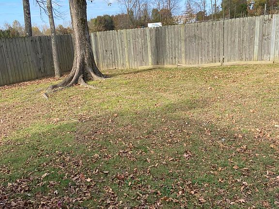 5th image of 380 Garden Walk N