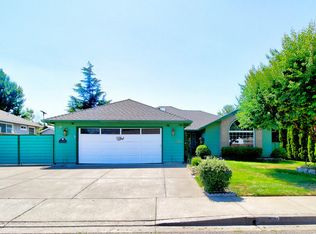 1452 Yellowstone Ave, Medford, OR 97504