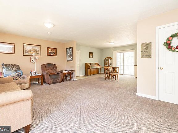 3rd image of 228 Sleepywoods Rd