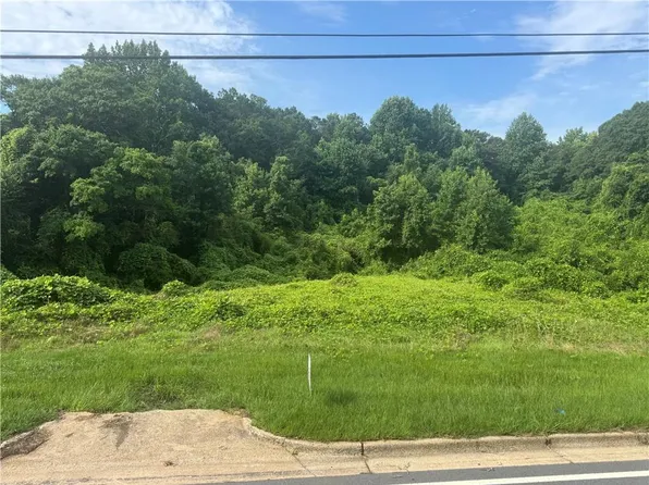 200 W Washington St #4, Newnan, GA 30263