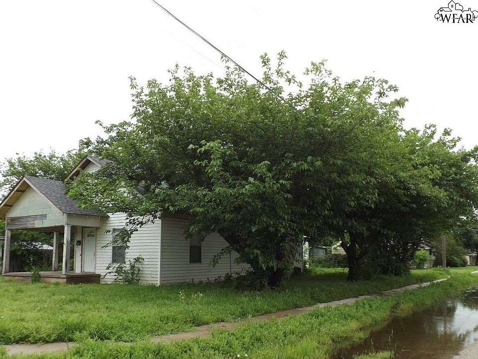 1st image of 401 E Crafton St