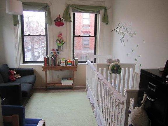 5th image of 95 Willow Ave APT 2A