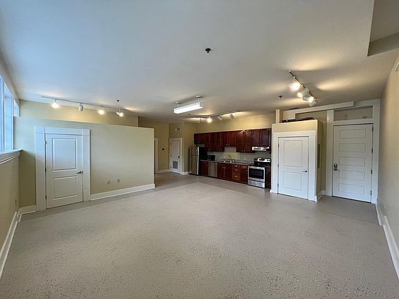 3rd image of 715 Sherman St APT 17