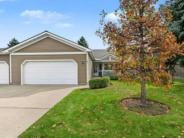 51 NW Douglasbank Gdns SE, Calgary, AB T2Z 2C9