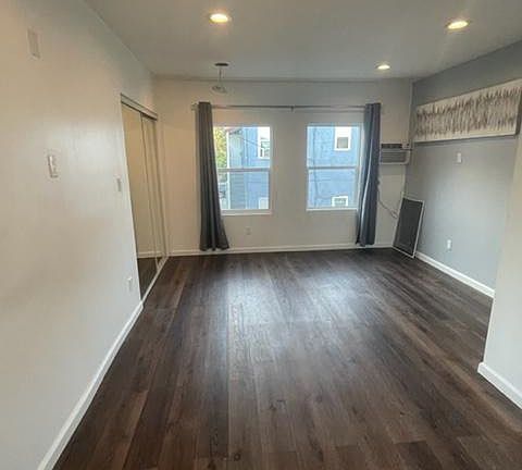 4th image of 628 N Saint Andrews Pl #628