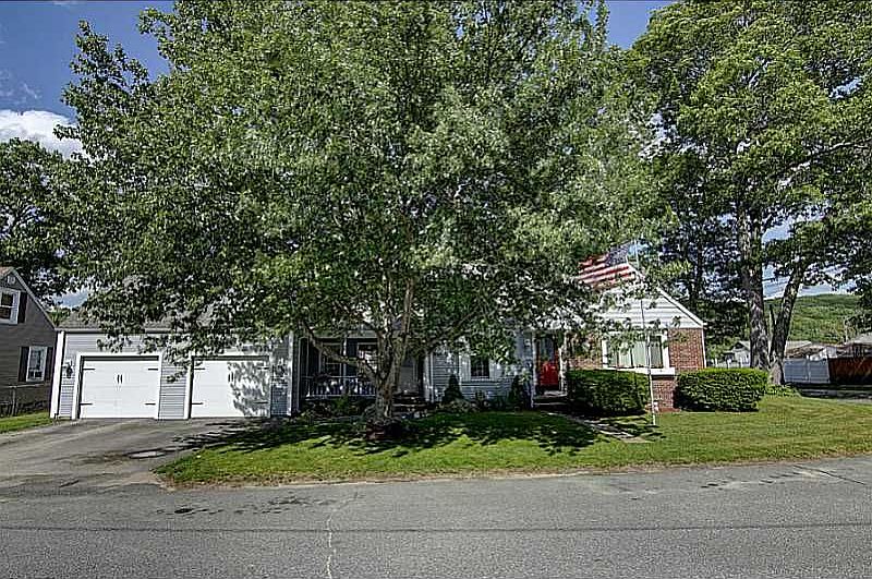 2nd image of 9 Eisenhower Dr