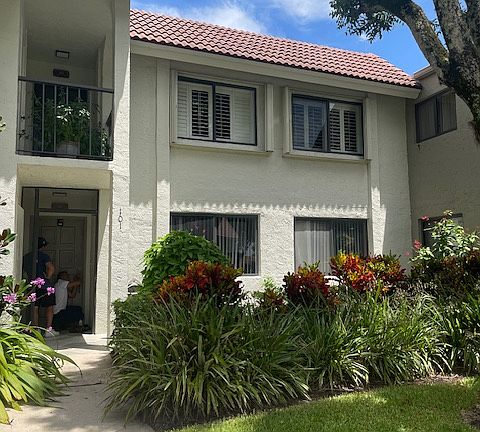 2nd image of 5750 Fairway Park Ct