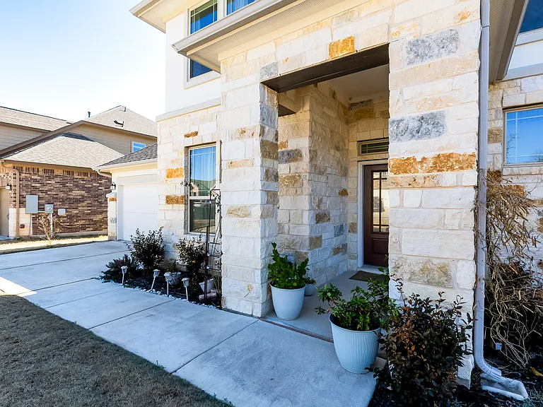 133 Goshen Dr — Photo 4