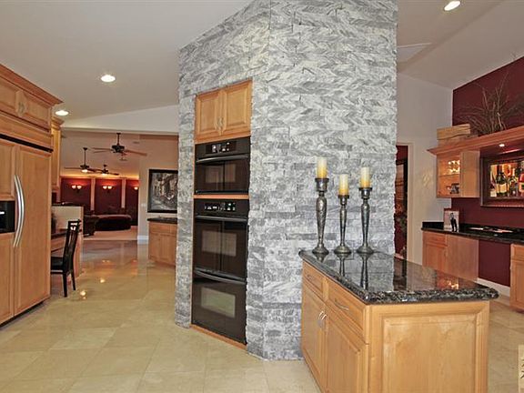 5th image of 81960 Mountain View Ln