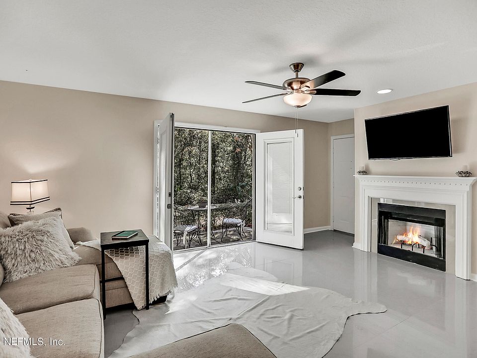1st image of 13715 Richmond Park Dr N Unit 1103