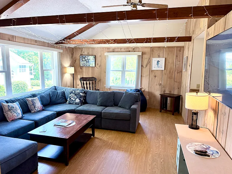 8 Birch Cir — Photo 3