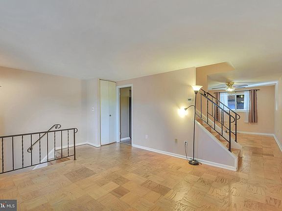 3rd image of 1029 Regina Dr