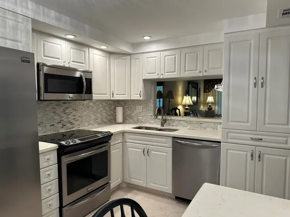 1101 Colony Point Cir APT 108, Pembroke Pines, FL 33026
