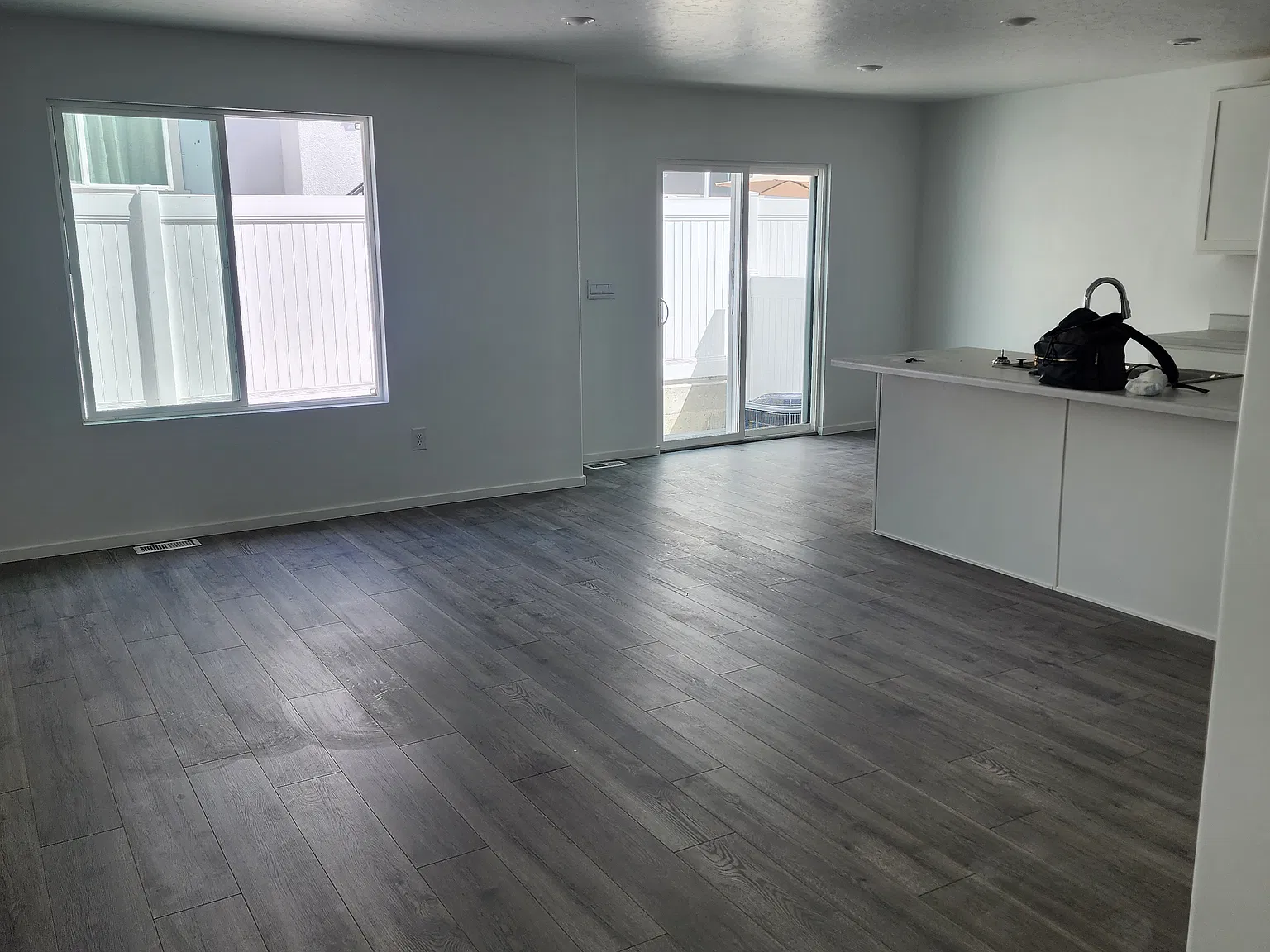 4 bed, 3.5 bath, 2200 sqft, $2,400 — Photo 4