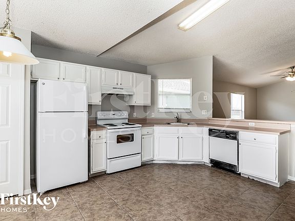 4th image of 7540 Groveoak Dr