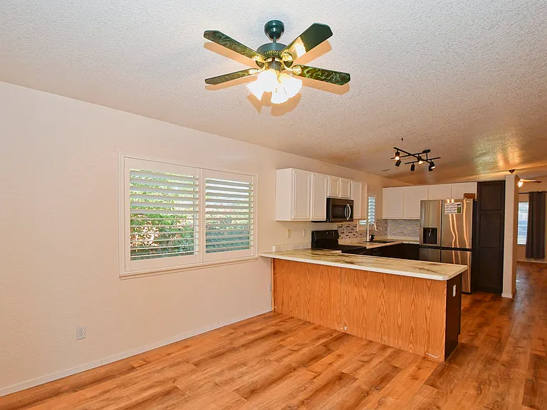 722 Strauss Ct — Photo 7