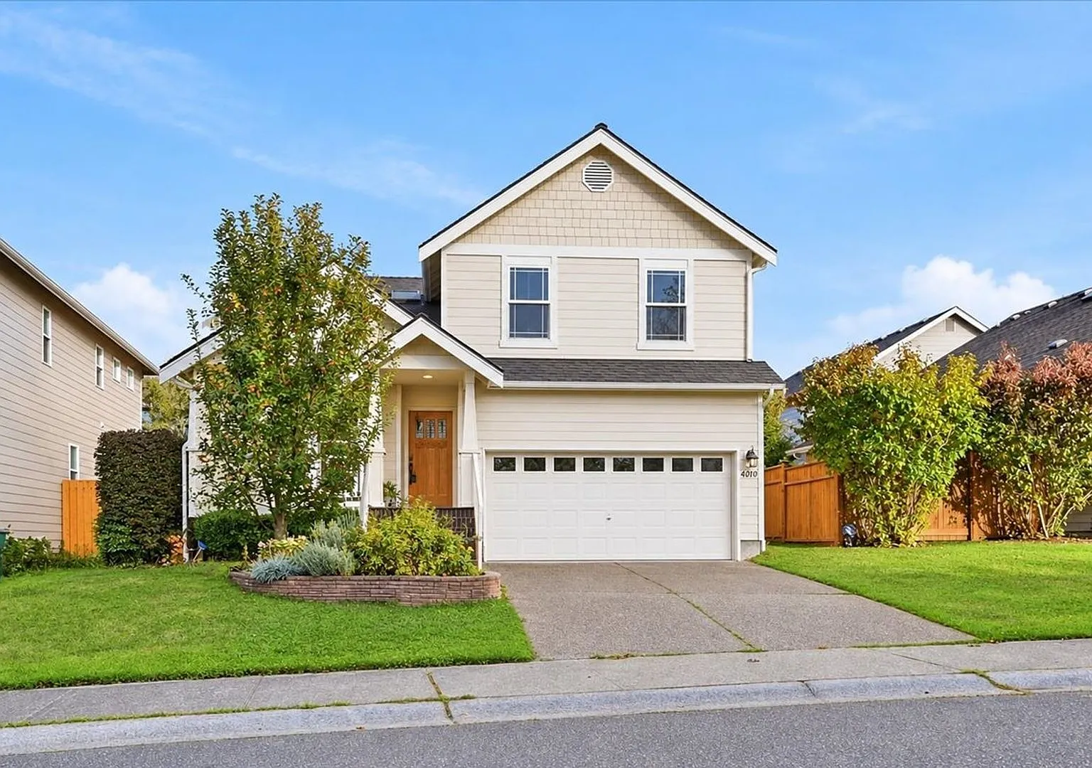 3Bd/2.5Ba Duvall Home — Photo 1