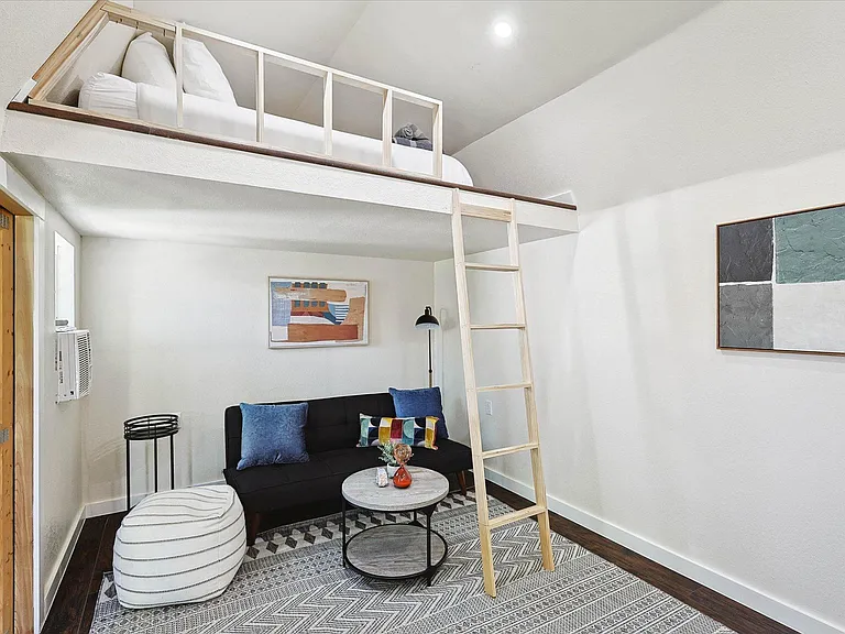 530 E Tyler St — Photo 39