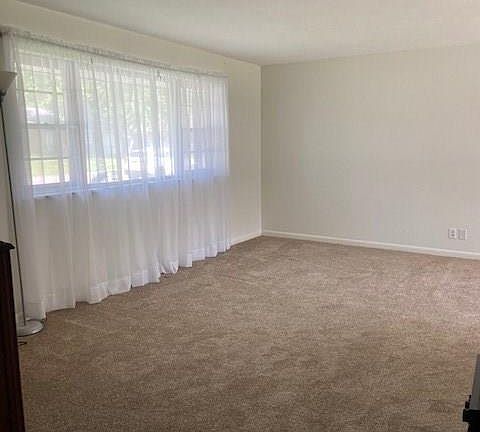 3rd image of 2322 Broadmoor Dr