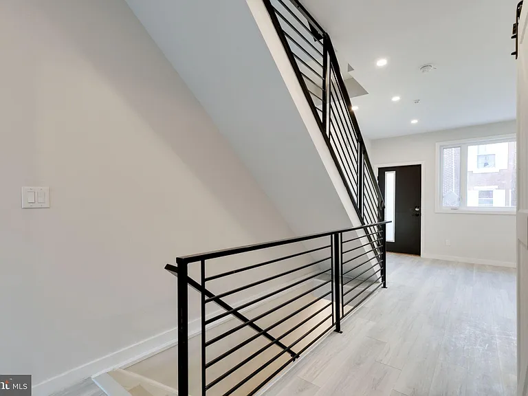 614 Hoffman St — Photo 6