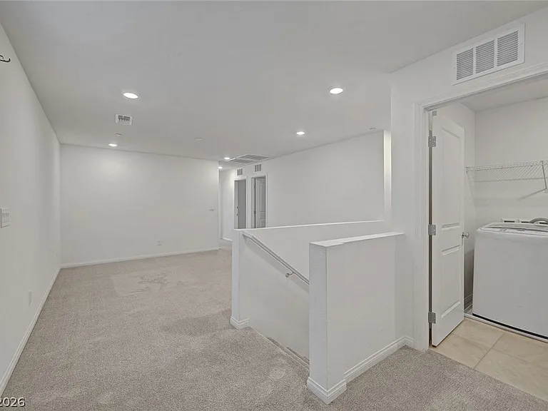8454 Vacarez Dr — Photo 28