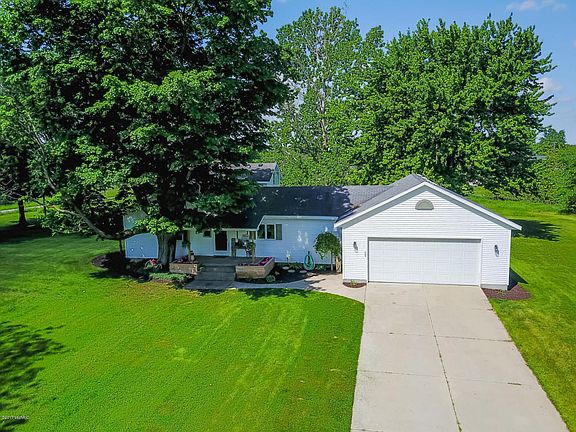 2nd image of 5749 Leonard St