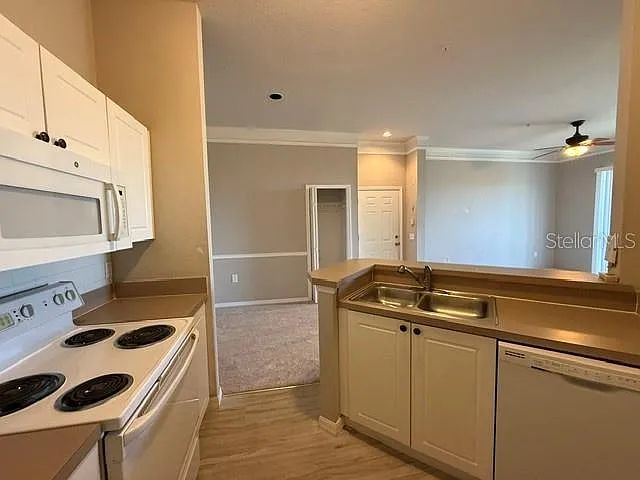 5168 Northridge Rd #311 — Photo 4