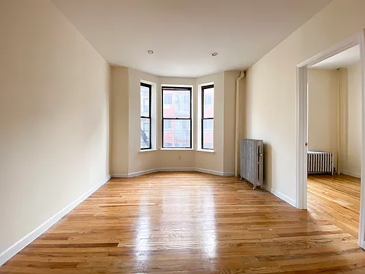 Rented by Kahen Properties | media 1