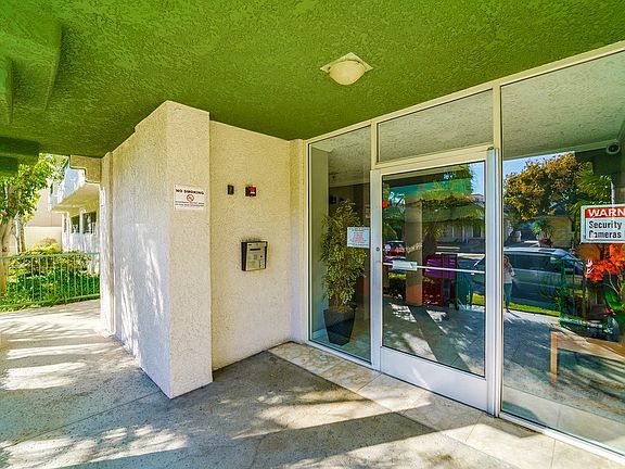 3rd image of 445 W 6th St Unit 201
