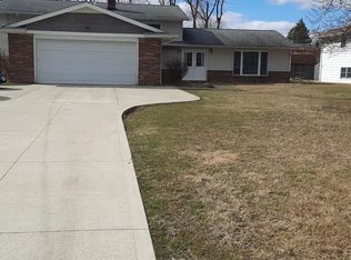 16094 Howe Rd, Strongsville, OH 44136