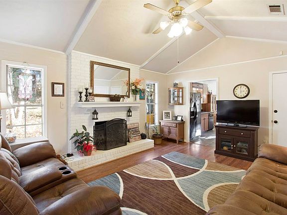 3rd image of 432 Randall Dr