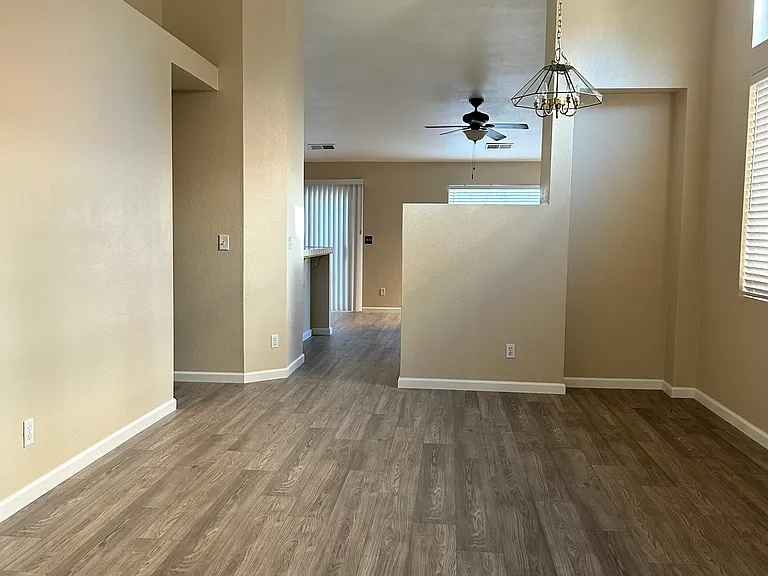 48 Gold Crest Ct — Photo 3
