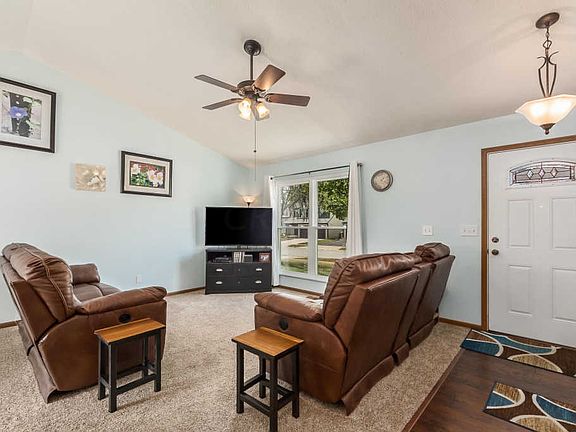 2nd image of 3288 Bellowind Dr