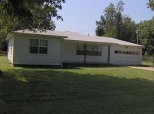 5 N Walnut St, Fairland, OK 74343