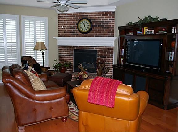 2nd image of 529 Burnswick Isles Way