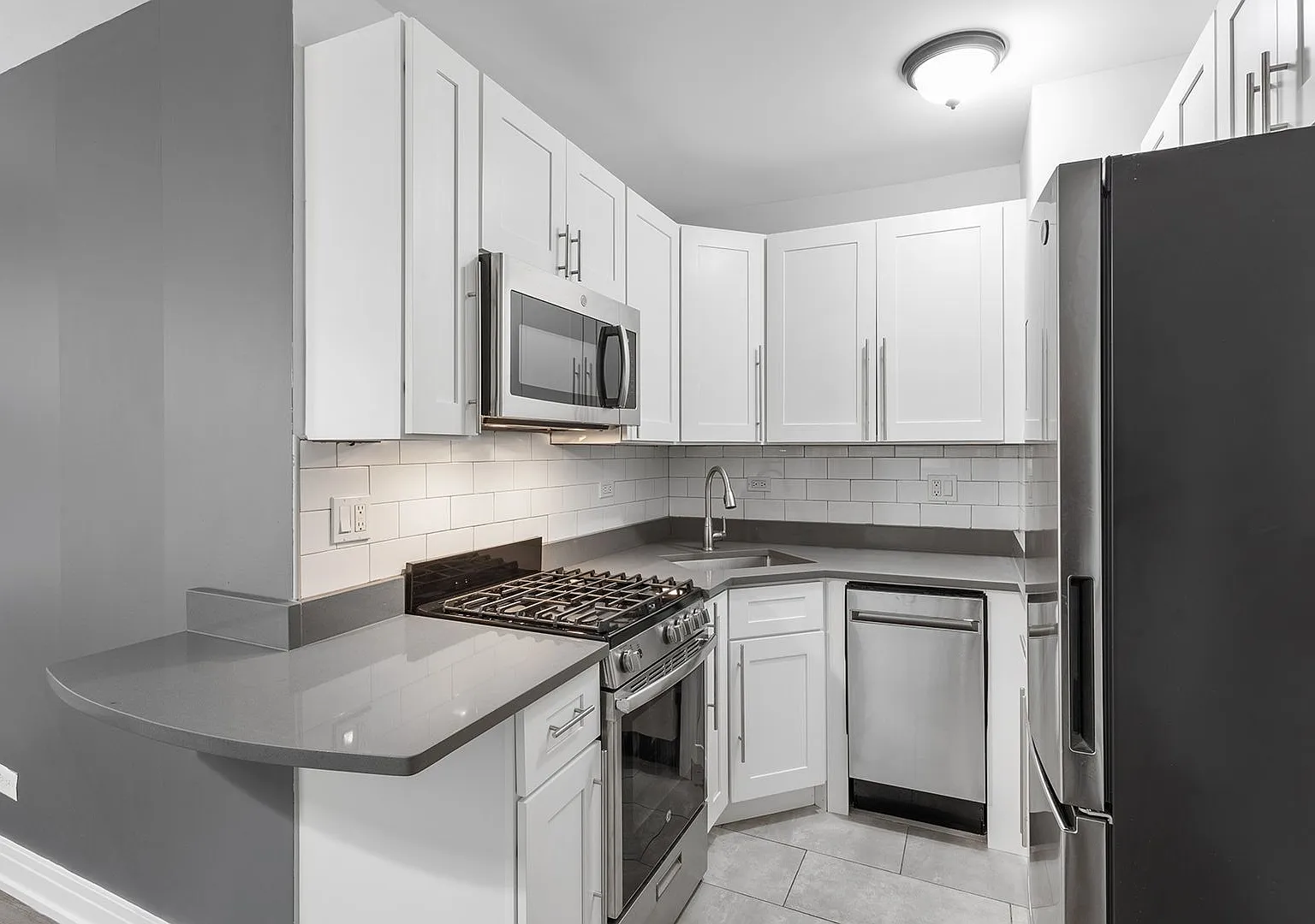 The 1521 Sherwin — Photo 4