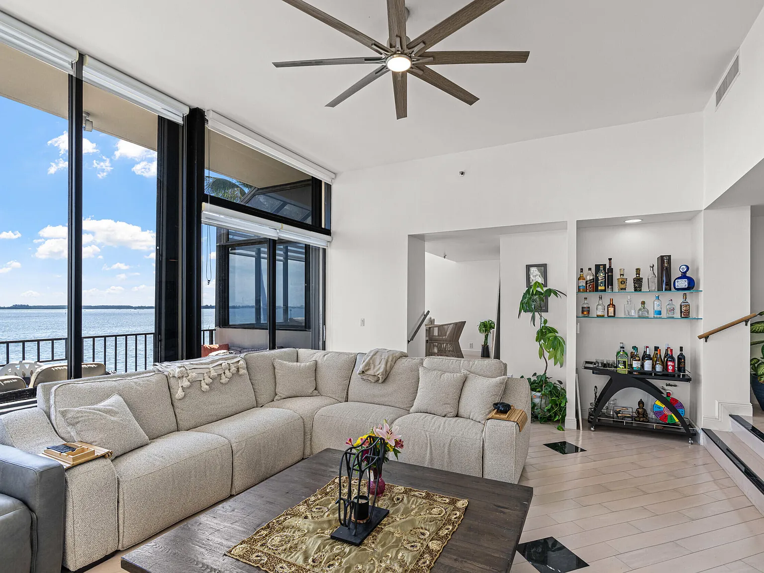 2 bed, 2.5 bath, 1706 sqft, $12,000 — Photo 2