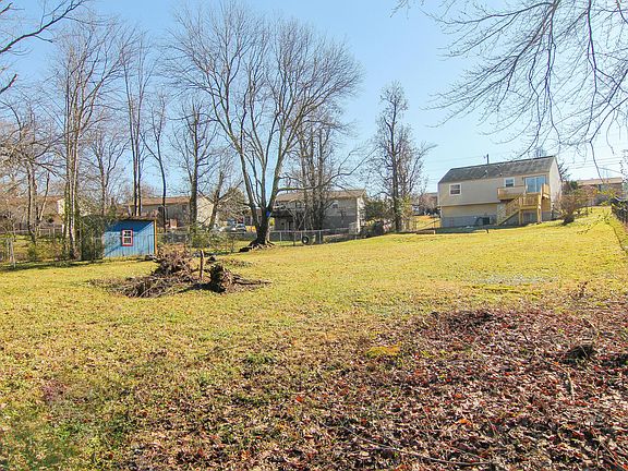 4th image of 6515 Tewksbury Dr