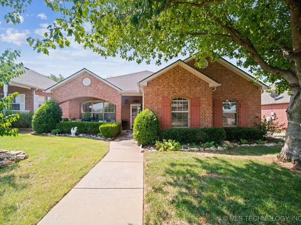 4304 Greentree Way #14, Sand Springs, OK 74063