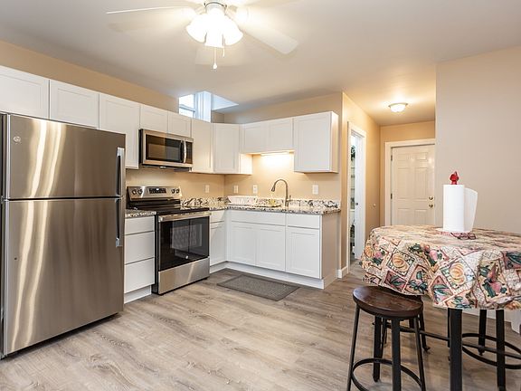 4th image of 521 Kempton St