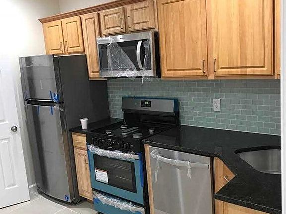 2nd image of 27 Wright Ave