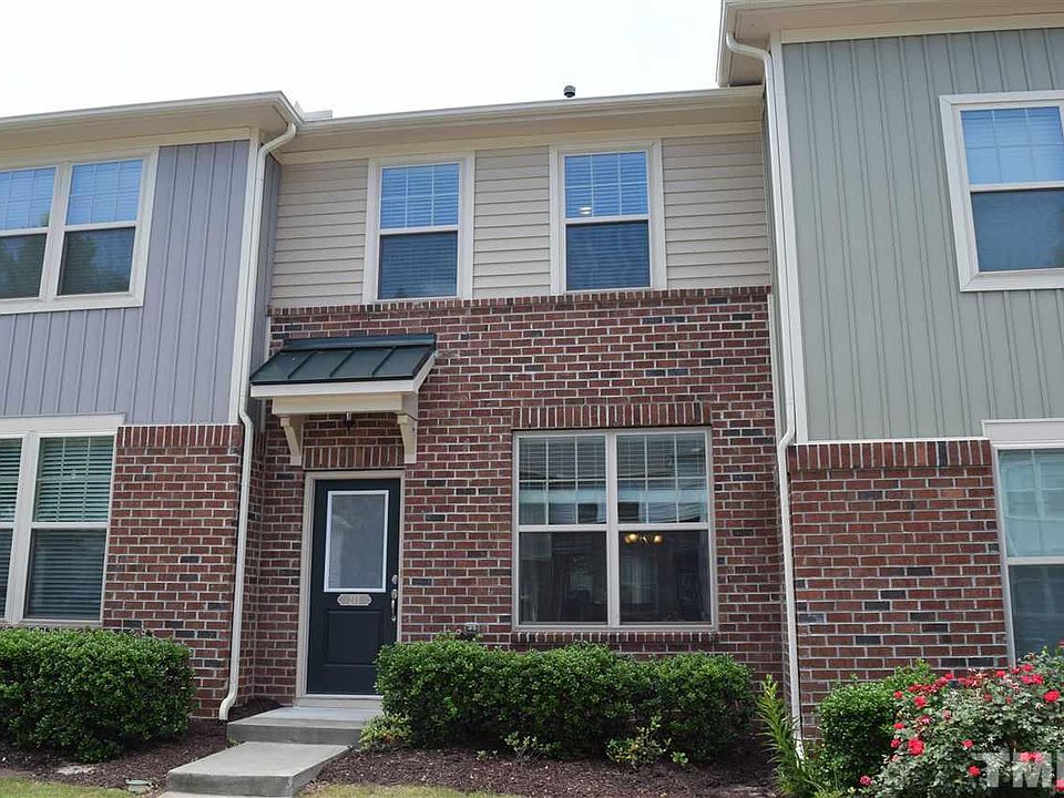 1st image of 213 Mount Evans Dr