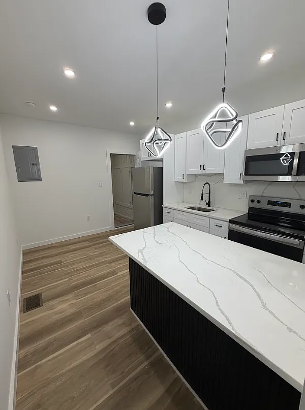 2 bed, 900 sqft, $1,395 — Photo 1